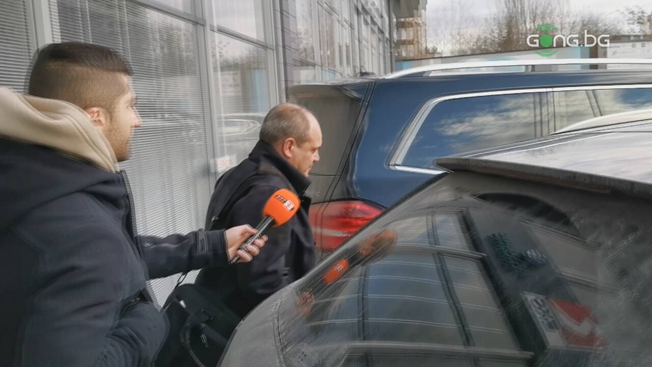 Трифон Попов без коментар след срещата с феновете