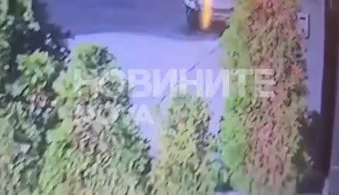 Кадри показват влизането на тримата задържани за убийството в дома на Слави Бинев