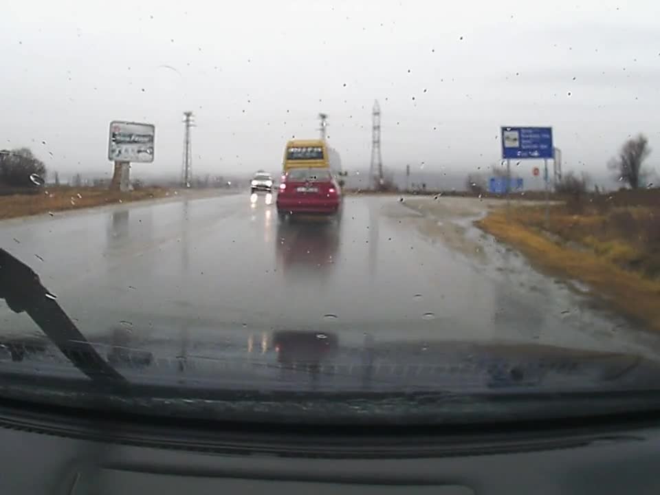 Горката малоумна жена