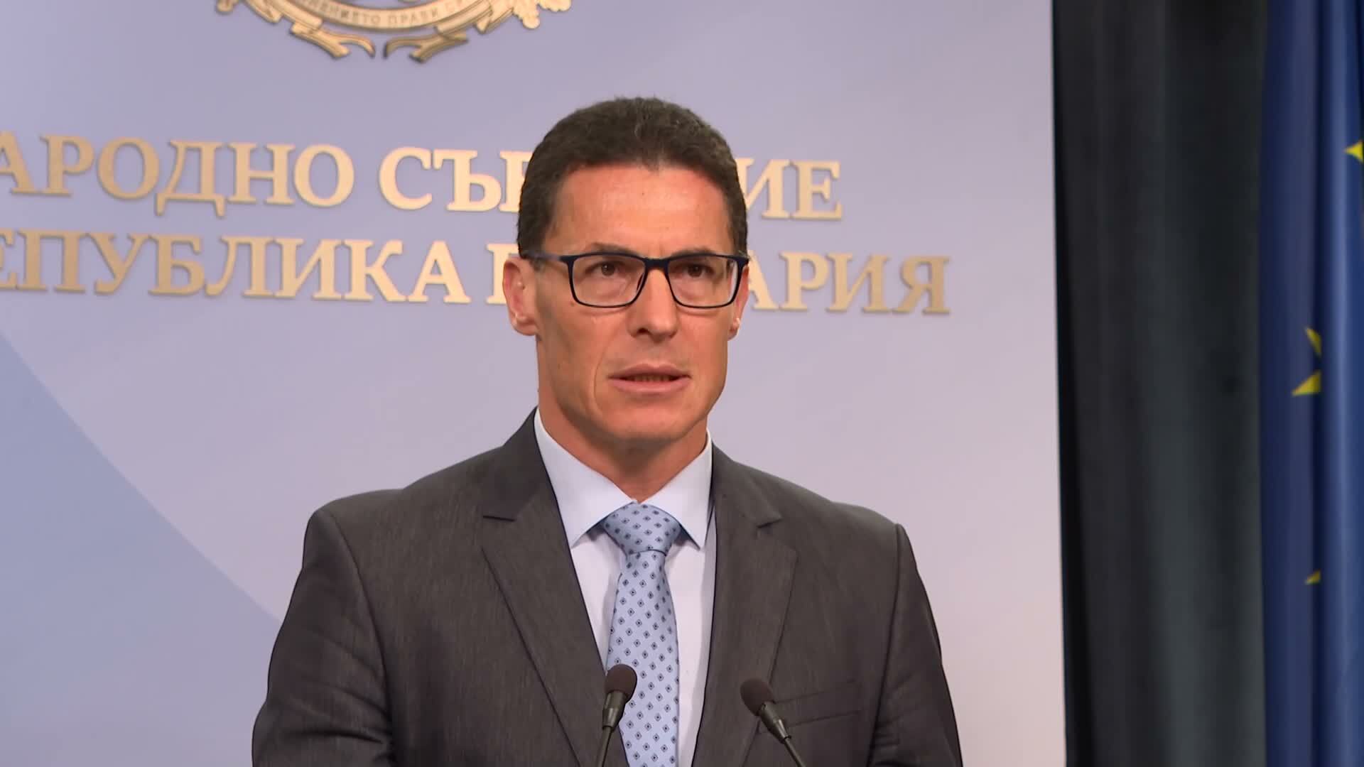 Управляващите обмислят допълнителни стимули за работещите майки