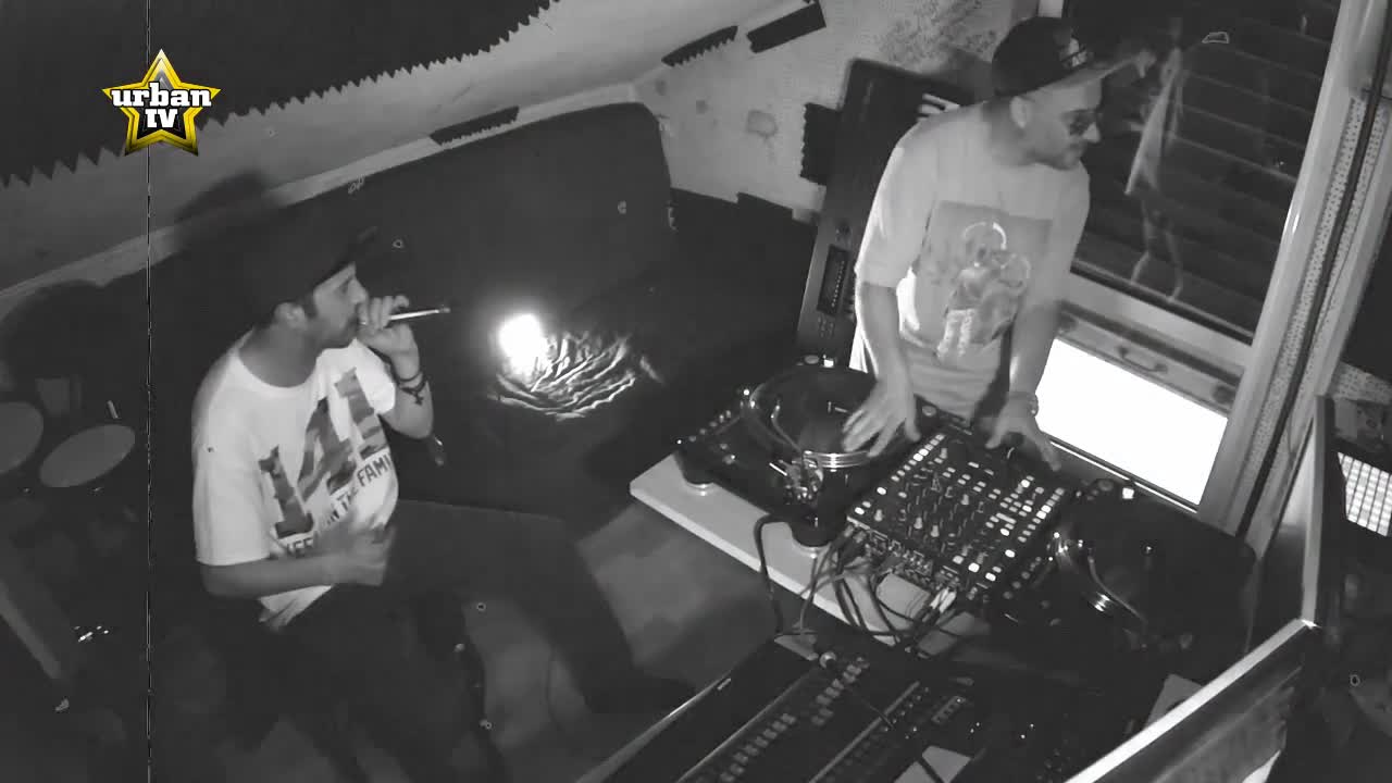Slim & DJ Stan4o FREESTYLE in Sniper Records (Urban TV) HD Video