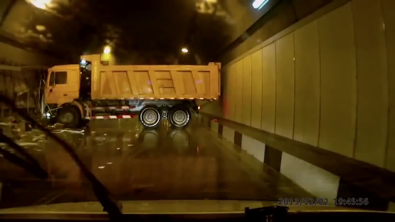Ето защо не трябва да бързаме върху мокра настилка.