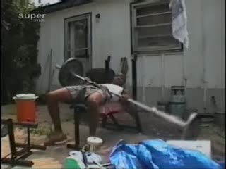 Болезнено, Но Много Смешно
