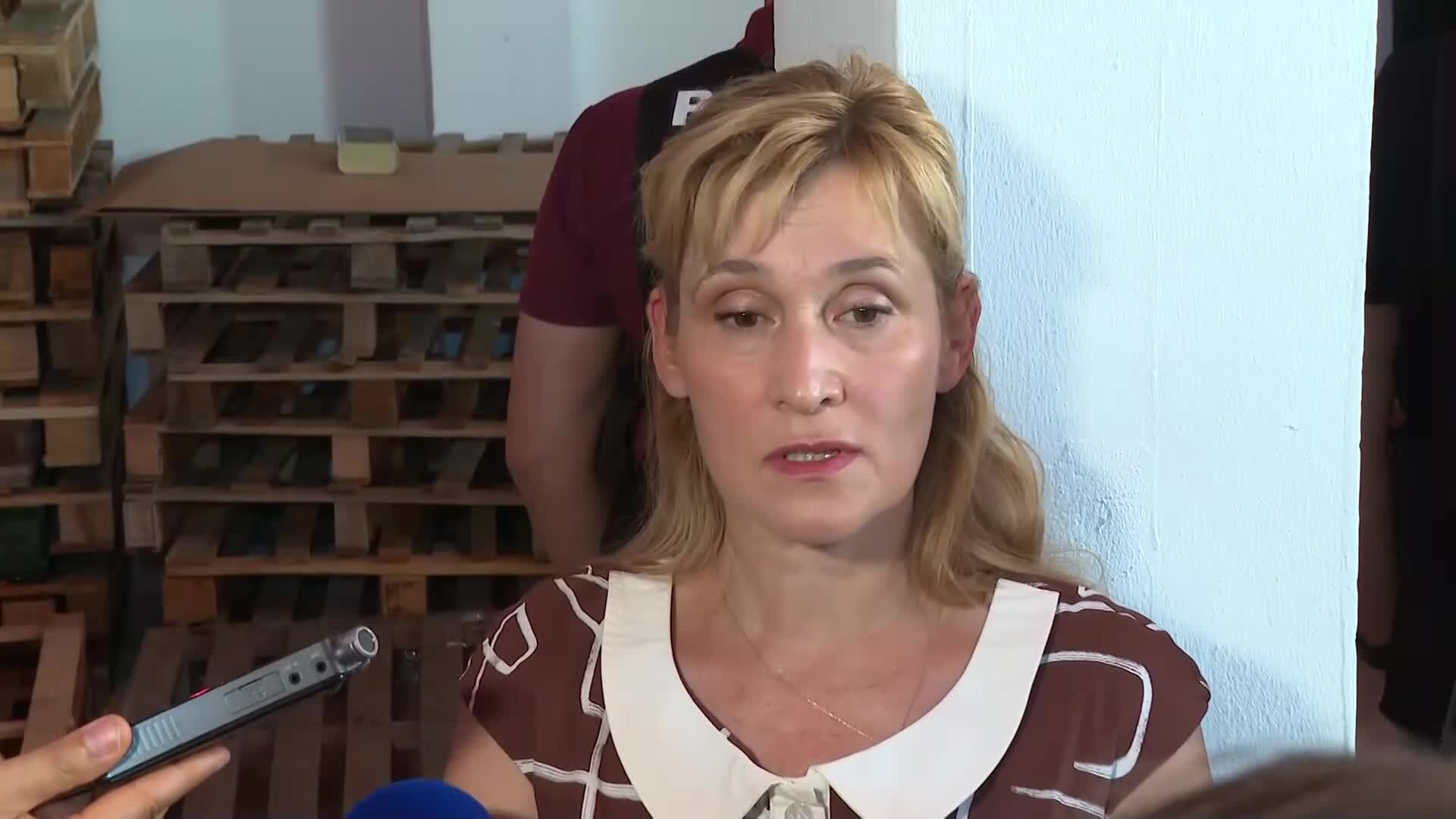Над 3200 флакона райски газ и хранителни добавки с неясен произход откриха при акция край София