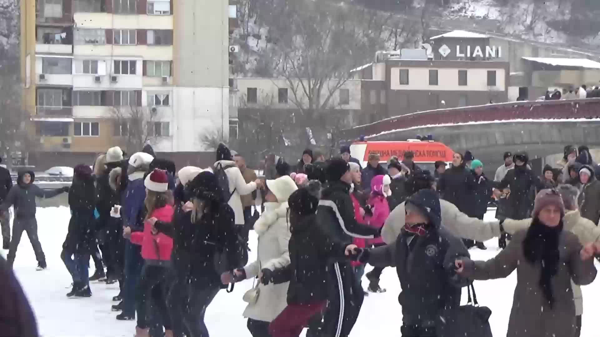 Празнично хоро в Ловеч