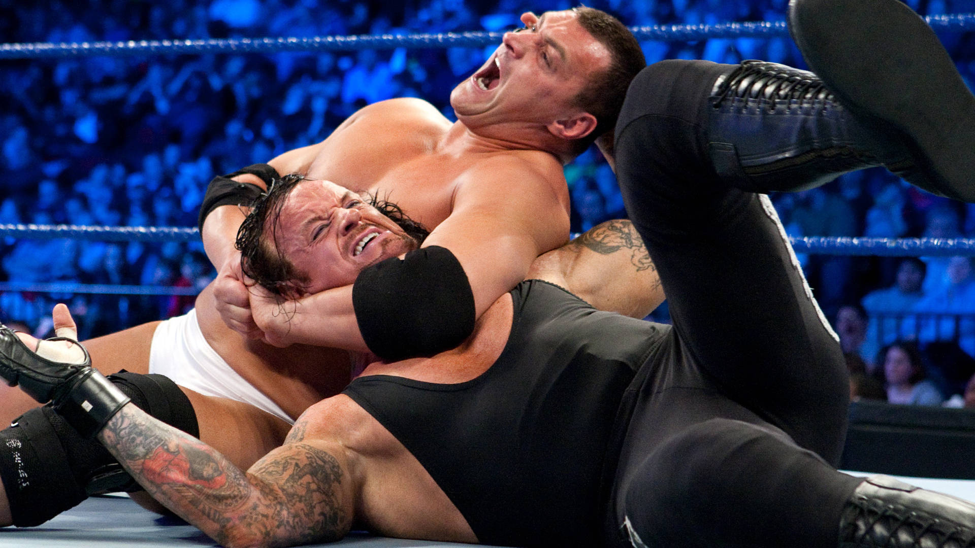 6 шокиращи момента от WWE