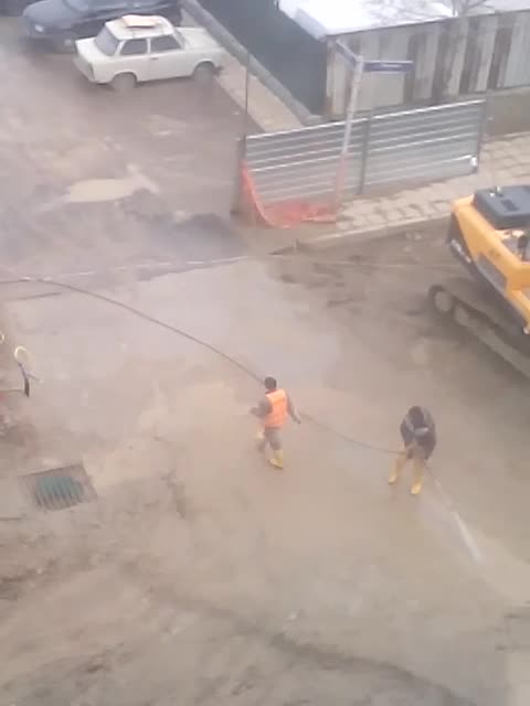 Безконтролно се ползва питейна вода за миене гумите на камионите