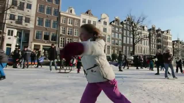 Замръзналите канали в Амстердам - 12.02.2012