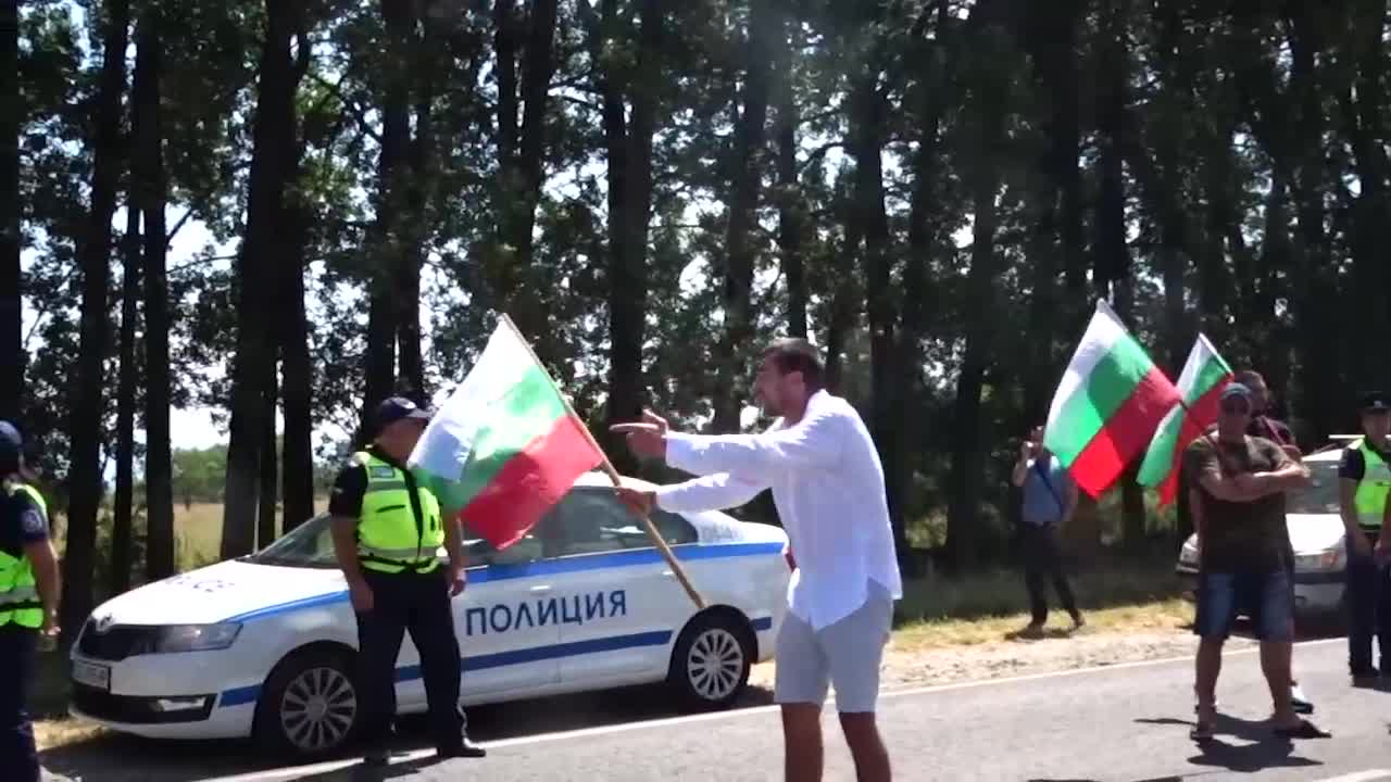 Жители на Банско на протест в подкрепа на жертвите на насилие