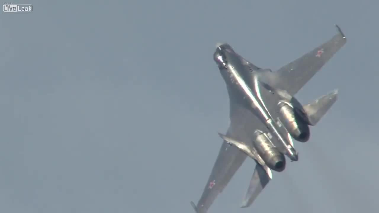 Su 35 , Против гравитацията ! Авио шоу Бурже - Париж 2013