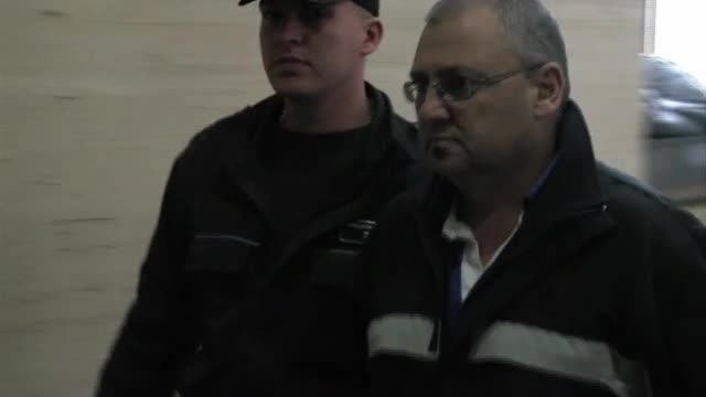 Оставиха в ареста продавача на ракията менте, убила шестима