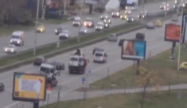 Ето как извозиха смазаните автомобили от катастрофата с мигранти