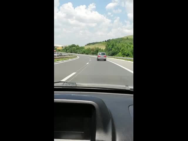 Шофиране в аварийна лента
