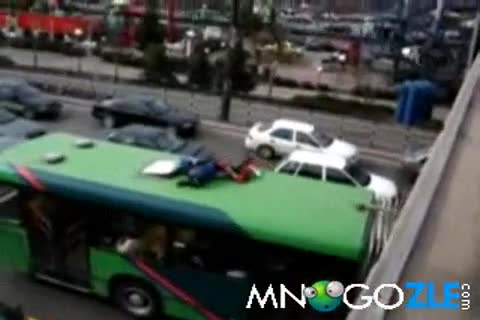 Скок от моста на Ндк върху 204!