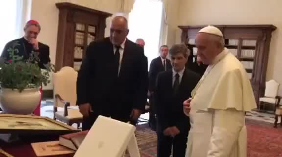 Видео от Ватикана