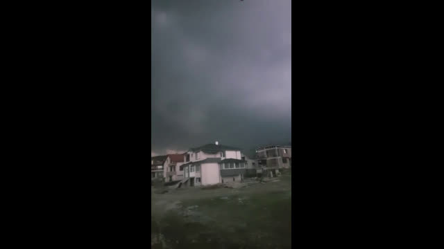 Зловещо време