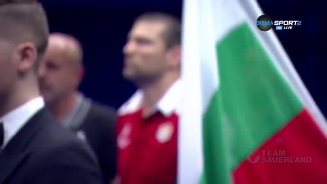 Химнът на България и AC/DC за Тервел по път към ринга