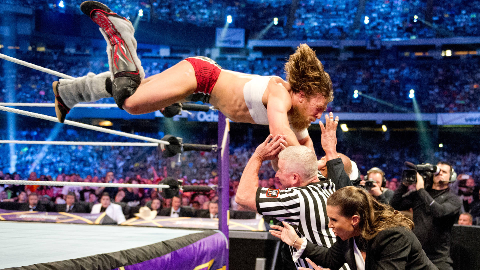 Даниел Брайън срещу ренди Ортън срещу Батиста! WrestleMania, целият мач