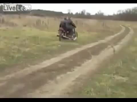 Смях ... Руснаци с мотор много добра комбинация !!!