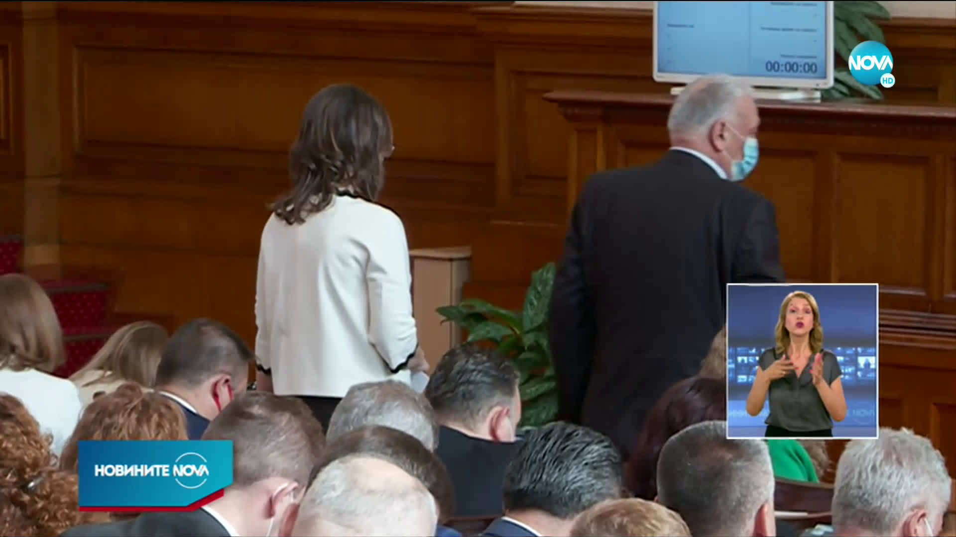 Цвета Караянчева: Радев вече има готов служебен кабинет, той е най-големият разединител