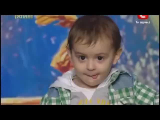 Бебок и баща показват доста интересни танци - Украйна търси талант