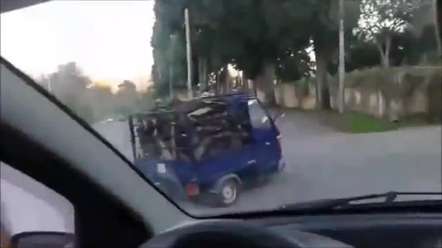 Смях ... Хълмът се оказа труден за изкачване!