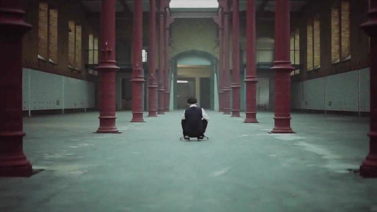 (силно видео) С парче тебешир
