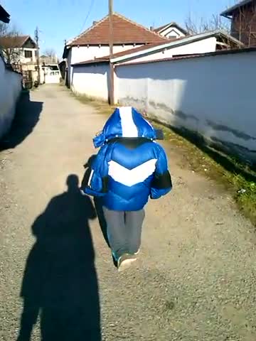 Смях ... Човек пита дете колко е часа