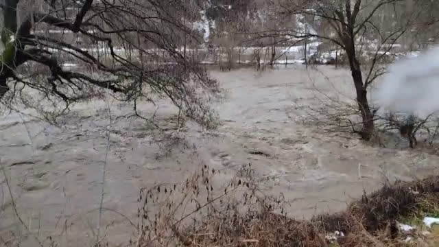 "Моята новина": Високо покачване на водата в река Искър, село гара Лакатник