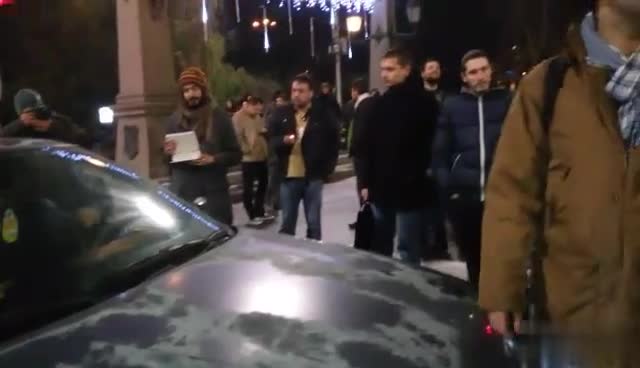 Напрежение между шофьор и протестиращи
