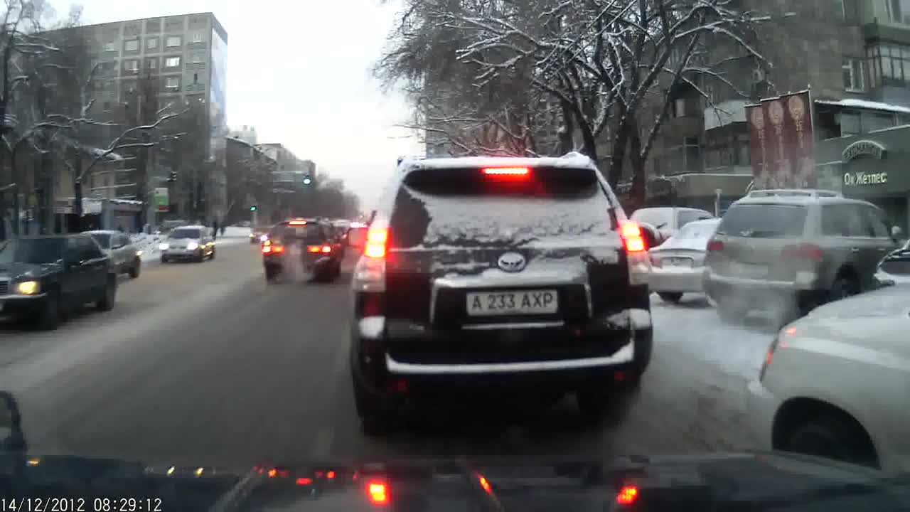 Още един кретен много бързаше… и стигна!