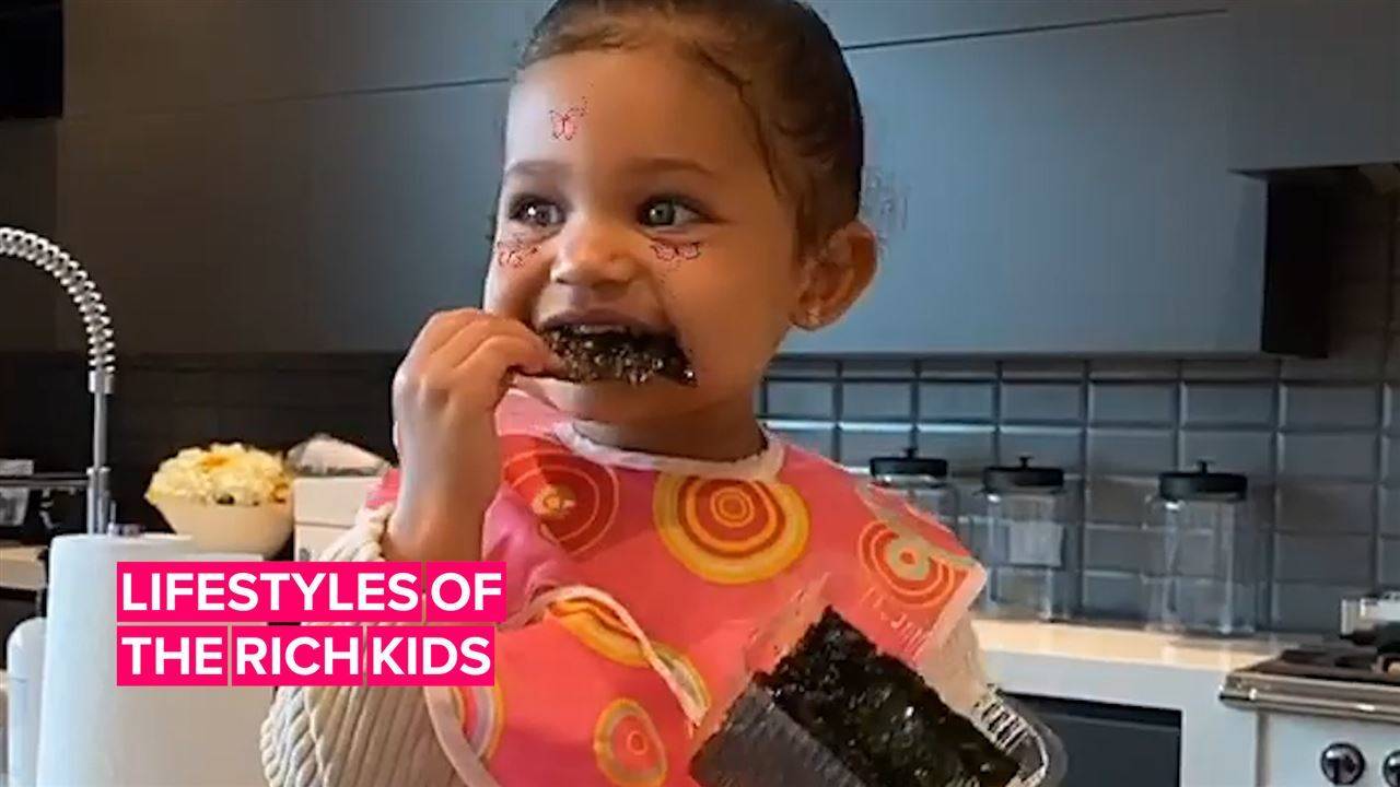 2-годишната дъщеричка на Кайли Дженър е най-сладкото детенце на света!