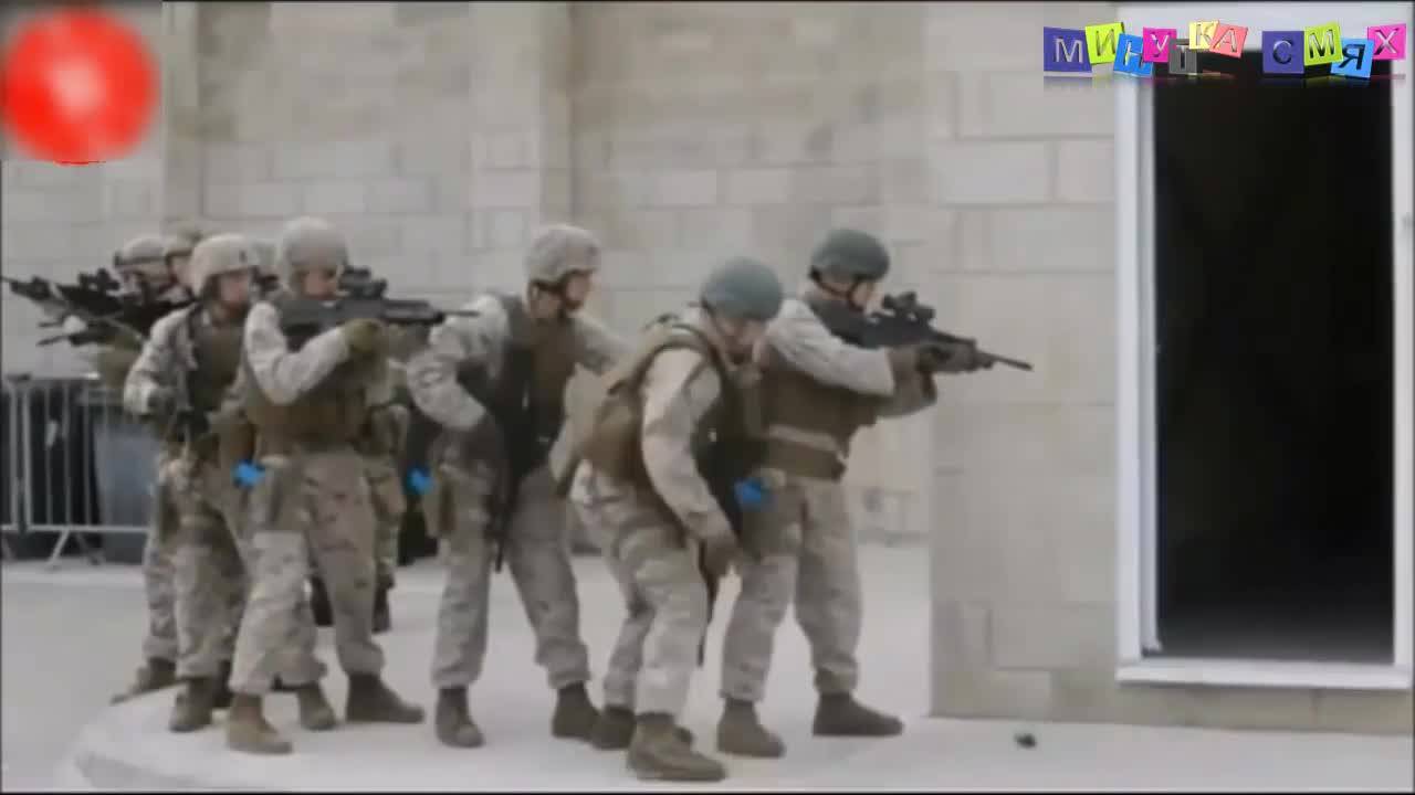Тези военни са изроди - Минутка смях