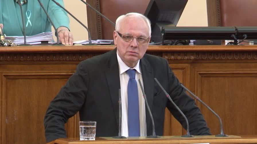 Депутатите си гласуваха 10 дни ваканция по Великден