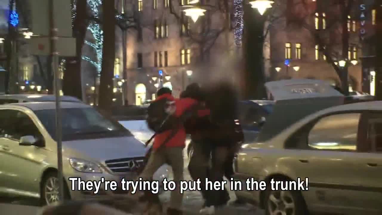 Смях ... Щура шега с отвличане на момиче !!!