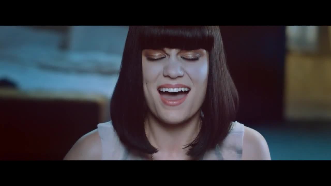 Jessie J - Who You Are ( Official Video ) - Vbox7