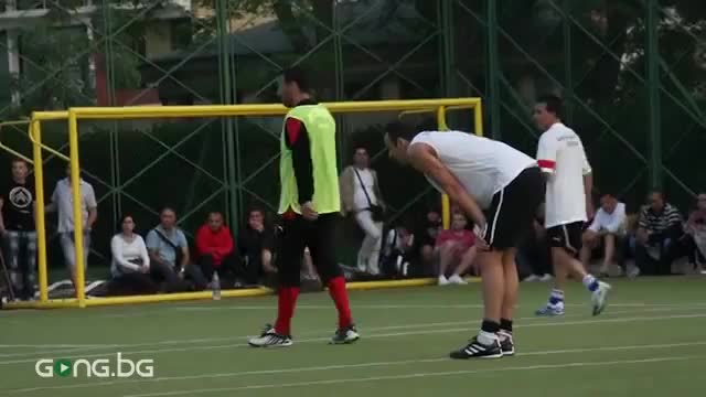 Много забавно видео с Бербатов