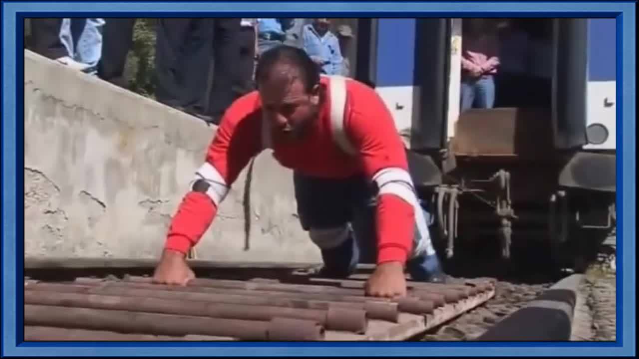Мъж с огромна сила тегли 150 тонов влак!