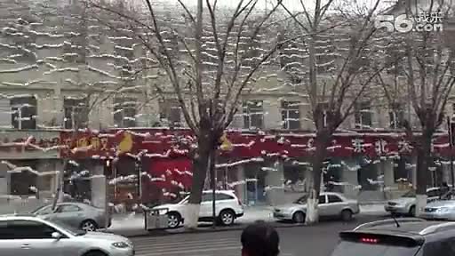 Сняг пада по впечатляващ начин...