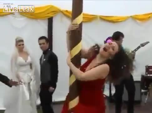 Такава сватба е малко вероятно да бъде забравена!