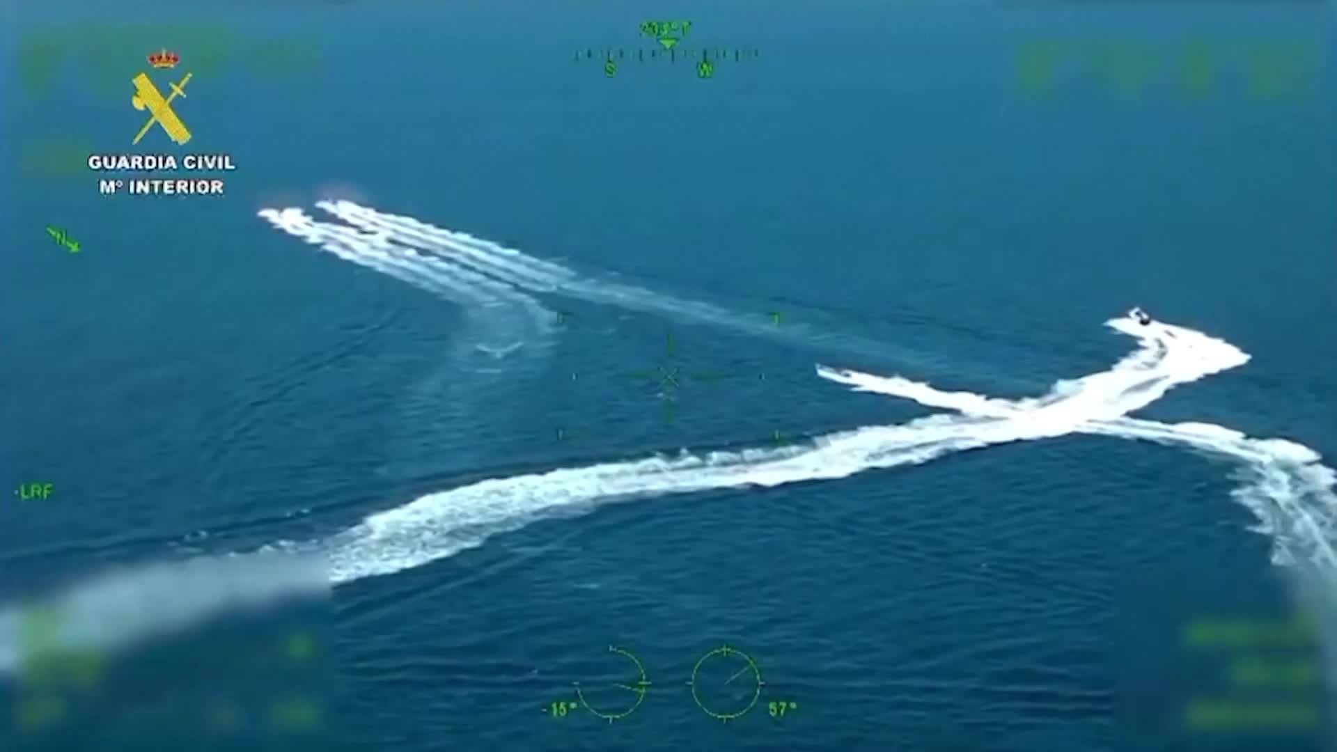 Морска гонка: Заловиха 1,7 тона хашиш край бреговете на Испания (ВИДЕО)