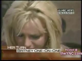 Голям Сопол Виси От Носа На Britney Spears
