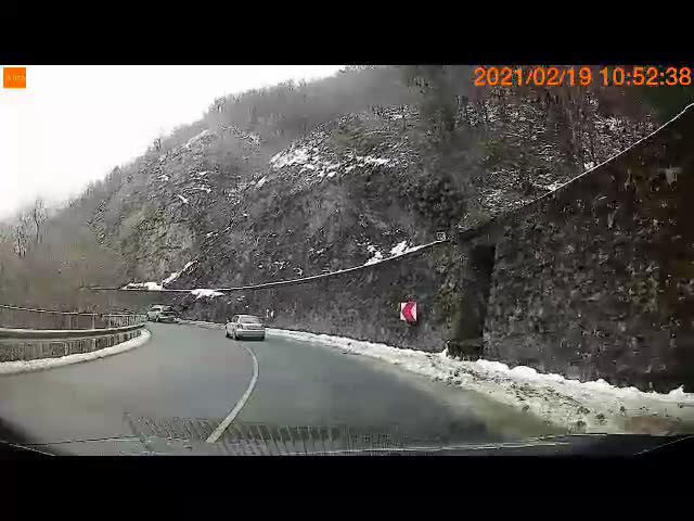 Падащи камъни по дифилето Велинград-Варвара