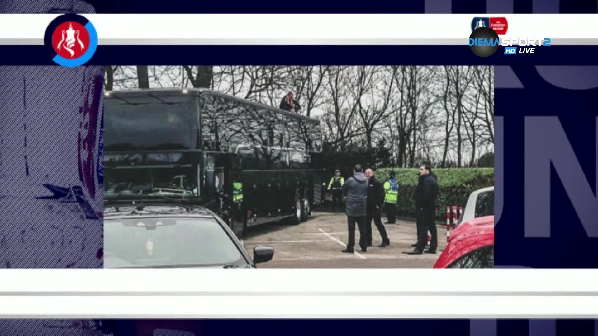 Фен на Блекпул с екстравагантен протест срещу собственика на клуба