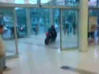 Мотористи нахлуха в Софийски Мол