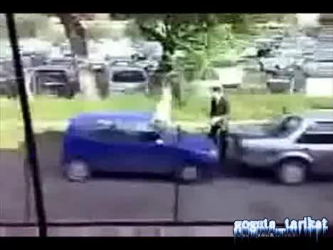 Бой Между Двама Глупаци Но Какъв