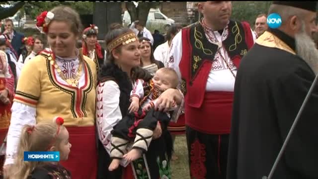 Кръщене по стар обичай и народни борби на фестивала в Жеравна
