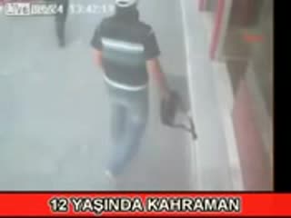 12-годишно дете прецака крадец