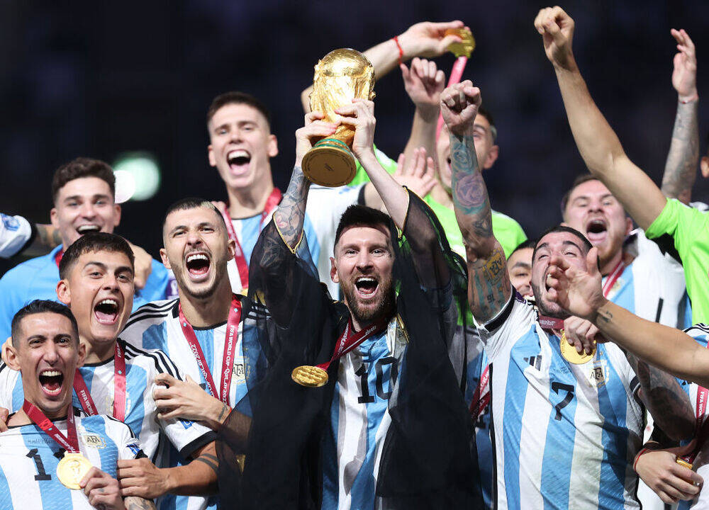 Публикация на аржентинската футболна звезда Лионел Меси с титлата от