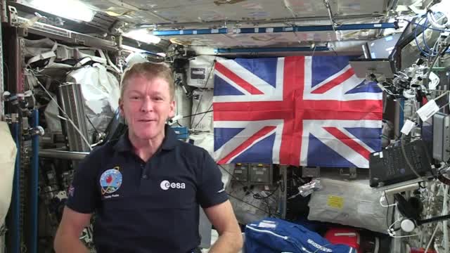 Астронавт отправи от Космоса послание до Елизабет II (ВИДЕО)